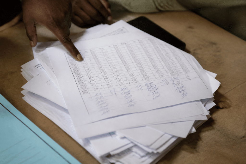 Documents assemblee generale avec signatures et montants financiers visibles