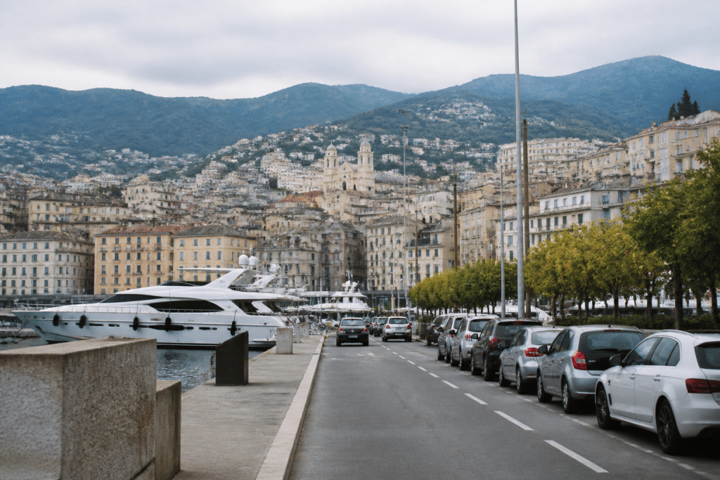 Pyramide des ages avec barres grises representant habitants bastia